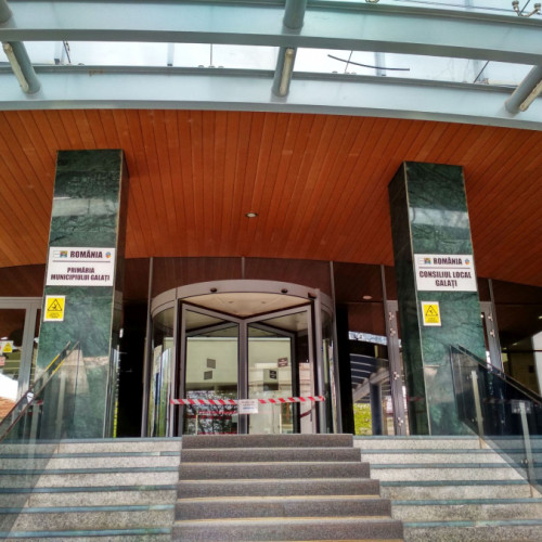 Primăria Galați a anunțat lansarea a trei noi concursuri de recrutare pentru posturi vacante, pe lângă cele deja existente și descrise în ziarul „Viața liberă”. Potrivit anunțurilor, funcțiile oferite sunt pentru perioadă nedeterminată.