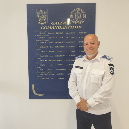 Colonelul Marius Velicu, noul șef al Inspectoratului de Jandarmi Județean Constanța, a vorbit despre experiența sa în domeniul intervențiilor și despre provocările cu care se confruntă în activitatea sa. Potrivit unui articol citat de ziarulamprenta.ro, Velicu menționează că a lucrat o viață în intervenție, atît la București, cît și în cadrul Brigăzii Speciale și al Direcției Generale a Jandarmeriei.