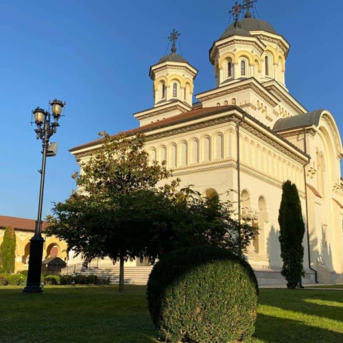 Arhiepiscopia Ortodoxă a Alba Iuliei a continuat acțiunile social-filantropice pentru sprijinirea comunităților afectate de crize