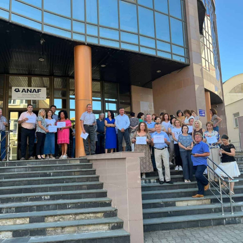 Protest spontan la ANAF Alba din cauza reducerii sporului pentru condiții de muncă