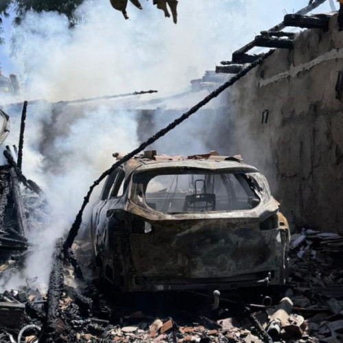 Incendiu major într-o gospodărie din Botoșani