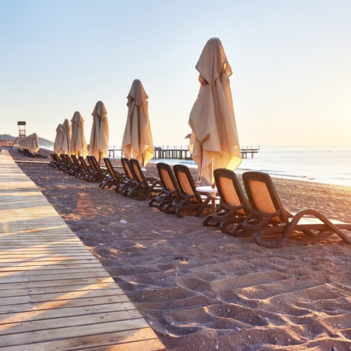 Certificat de urbanism pentru amenajarea unei plaje și a unui bar de plajă în Mamaia