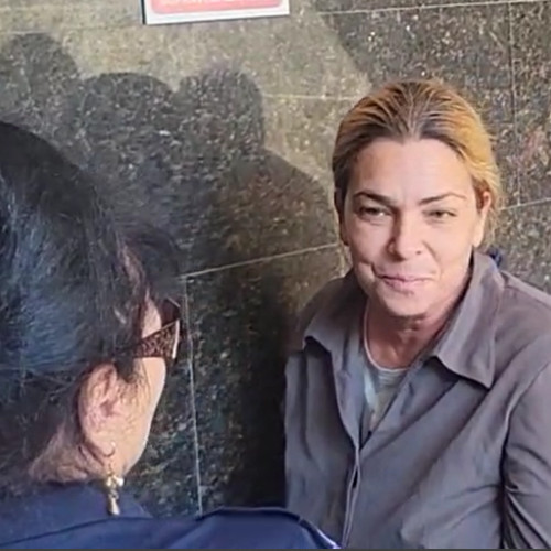 Curtea de Apel Constanța a respins recursul DIICOT în cazul Danei Coteanu, confirmând decizia primei instanțe și menținând arestul la domiciliu pentru fostul artist. Potrivit surselor oficiale, citate de ziarulamprenta.ro, instanța a stabilit ca ea trebuie să rămână acasă, cu interdicția de a părăsi locuința fără acordul organului judiciar.