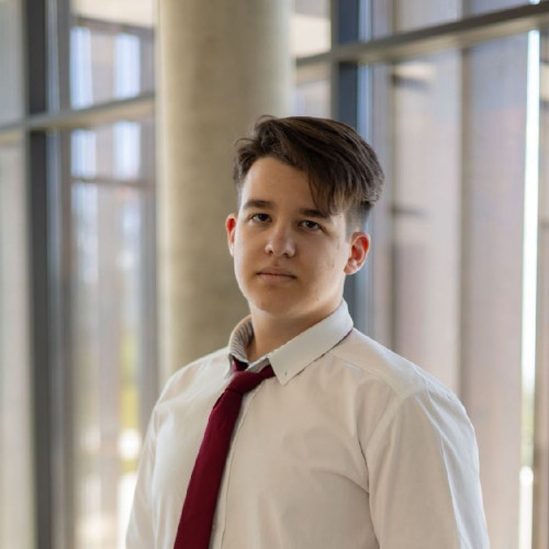 Tânăr pasionat de fizică: performanțe remarcabile ale lui Atanasie Teo Sutu