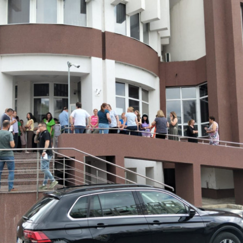 Val de proteste în România împotriva planurilor guvernului de a reduce salariile angajaților din sectorul public