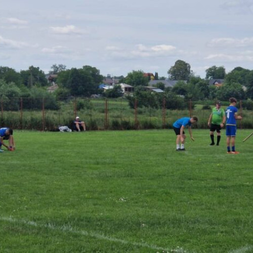 Echipa de seniori a CSM Râmnicu Sărat a obținut rezultate importante la Campionatul Național de Seniori - Turneul Regulament, desfășurat la Vorona, județul Botoșani. În grupa formată din șase echipe, sportivii din Râmnicu Sărat au jucat trei meciuri, câștigând două dintre ele. Potrivit opinia buzaului, citează, în meciul inaugural, au învins formația gazdă, PRO Vorona, cu scorul de 18-5, iar apoi au învins și Izvorul Chiuiesti, cu scorul de 23-2.