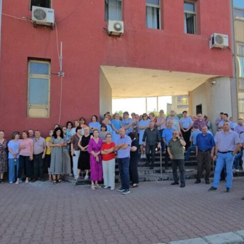 protest al angajaților din administratia finanțelor publice pentru salarii și condiții mai bune