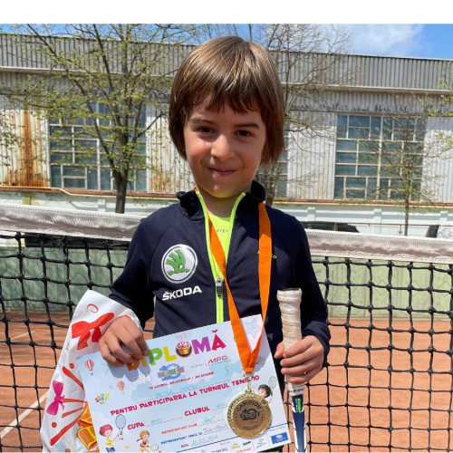 Matei Petre, copil minune în tenisul românesc, reușește să impresioneze la o vârstă fragedă