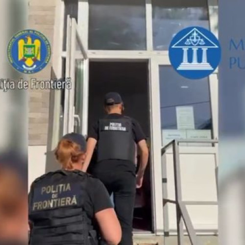 Doi oficiali din cadrul Serviciului Public Comunitar Local de Evidența Persoanelor Saveni, printre care și șefa serviciului, au fost reținuți în urma unei anchete coordonate de Parchetul General, potrivit unor surse neoficiale. Potrivit cotidianului monitorulbt.ro, Loredana B., angajată anterior în Ministerul Afacerilor Interne și transferată la Saveni în urmă cu câțiva ani, și Carmen D. sunt suspectate de implicare în activități ilegale.