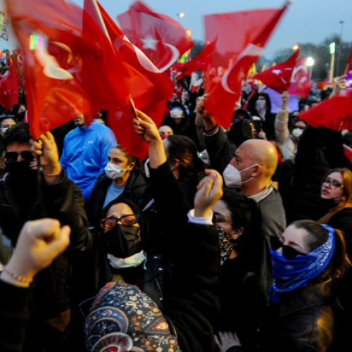 zeci de mii de oameni protestează în istanbul împotriva primarului Ekrem imamoglu după 100 de zile de arestare
