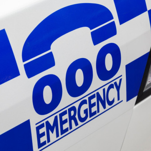 Aproximativ 1.200 de copii din Melbourne sunt sfătuiți să se testeze pentru depistarea unor boli infectioase, după ce un ingrijitor de copii a fost acuzat de infracțiuni grave, inclusiv de viol asupra minorilor. Potrivit digi24.ro, Joshua Dale Brown, în vârstă de 26 de ani, a fost arestat în luna mai și se confruntă cu 70 de acuzații. Poliția susține că a abuzat opt copii, dintre care unul avea doar cinci luni, între aprilie 2022 și ianuarie 2023.