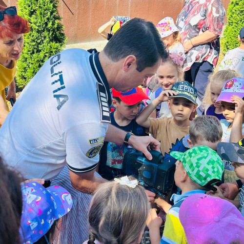 Polițiștii din Dorohoi au organizat o activitate educațională pentru copii