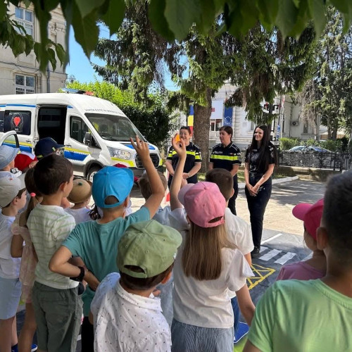 Activitate din cadrul programului "Vacanta la biblioteca" la Muzeul Național al Poliției Române