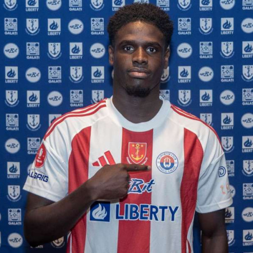 Otelul Galati își face ultimele pregătiri înainte de startul noului sezon al Superligii, iar lotul suferă schimbări importante. Echipa nu a avut un rezultat bun în amicalul recent cu Farul Constanța, scor 1-2, iar antrenorul Laszlo Balint și-a exprimat nemulțumirea față de nivelul jucătorilor, mai ales după plecarea a cinci titulari în această vară: Cisse, Miguel Silva, Teles, Maciel și Tanasa.