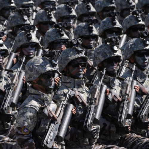 Coreea de Nord intenționează să trimită între 25.000 și 30.000 de militari în sprijinul Rusiei, în contextul conflictului cu Ucraina, potrivit unei evaluări a serviciilor de informații din Ucraina. Aceasta ar însemna o triplicare a numărului de soldați aflați deja în Rusia, unde au fost trimise circa 11.000 de nord-coreeni în noiembrie anul trecut, participând la apărarea Rusiei în fața incursiunilor ucrainene în regiunea Kursk.