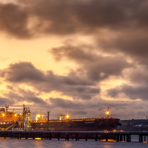 explozie misterioasă pe nave petroliere a stârnit îngrijorare în industria maritimă mondială