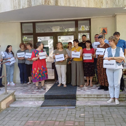 Protest spontan al angajaților din instituțiile de mediu din Botoșani pentru clarificări privind reorganizarea ANMAP