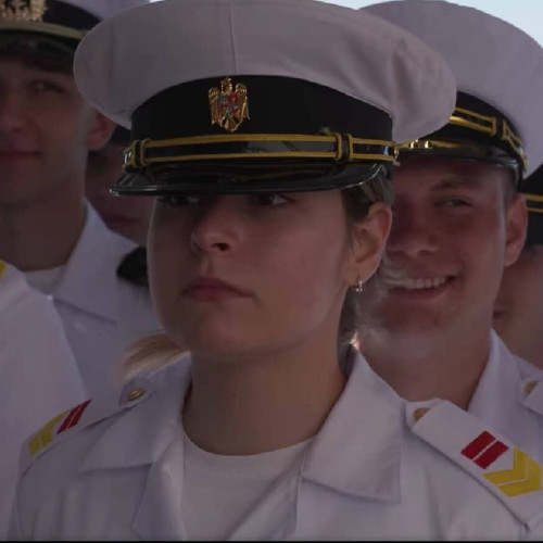 fata din Alba Iulia, pe bricul "Mircea" în marșul de instruire