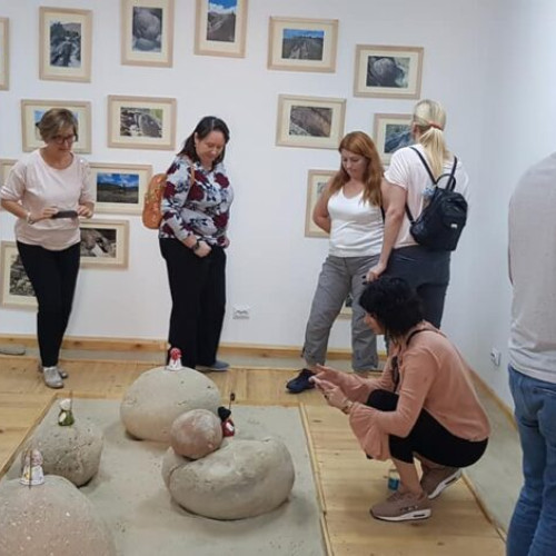 centru de vizitare povestea trovantilor, un obiectiv turistic și educațional nou în buzoiu