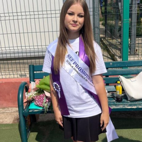 O elevă din Buzău a avut performanța unanim recunoscută la Evaluarea Națională 2025, obținând media maximă de 10. Numele ei este Maria Stilpeanu, iar rezultatul său o plasează în fruntea judetului, fiind singura elevă din Buzău care a reușit această performanță. Pe lângă succesul academic, povestea Mariei reflectă echilibrul, perseverența și pasiunea pentru învățare.