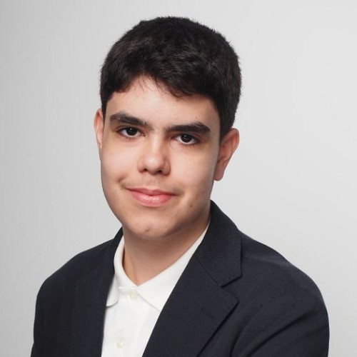 Tânăr elev din Constanța, cu rezultate remarcabile la olimpiade și planuri mari pentru viitor