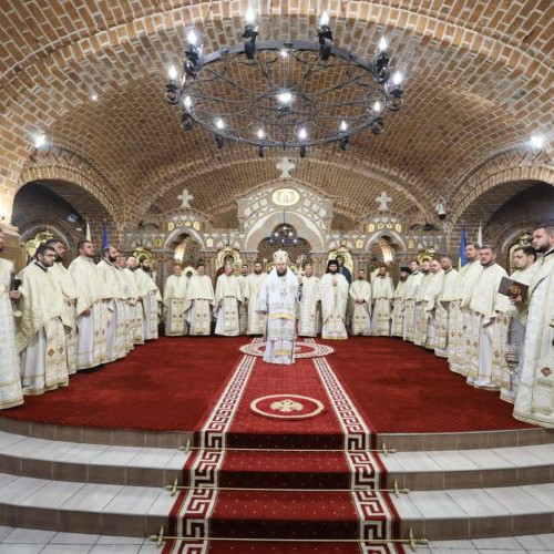 ceremonie duhovnicească la biserica din baia mare cu ocazia aniversărilor de la finalizarea studiilor preuniversitare