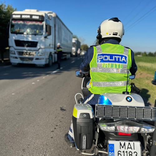 Polițiștii rutieri din Botoșani verifică transportul de marfă pentru siguranța în trafic