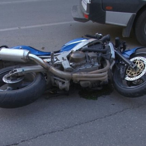 Accident rutier în Baia Mare: o tânără motociclistă a fost rănită în urma coliziunii
