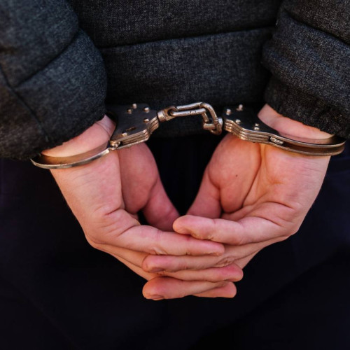 Tânăr de 23 de ani, reținut în cazul proxenetismului în Moreni