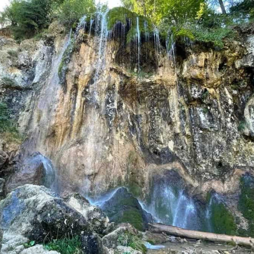 cascada pisoaia, una dintre cele mai frumoase atractii din apuseni