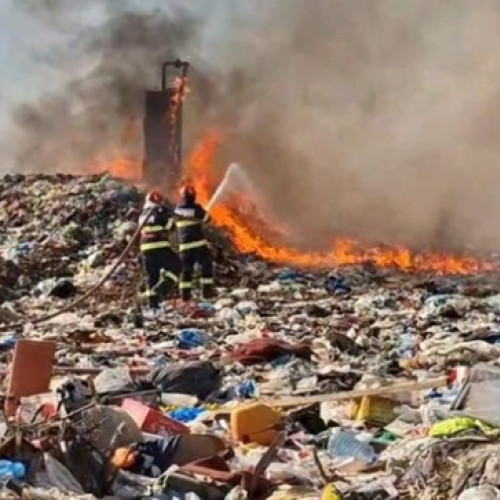 incendiu la groapa de gunoi din hunedoara