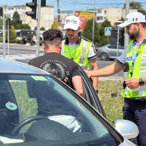 Polițiștii din Mangalia au desfășurat o acțiune pentru prevenirea violenței și traficului de droguri