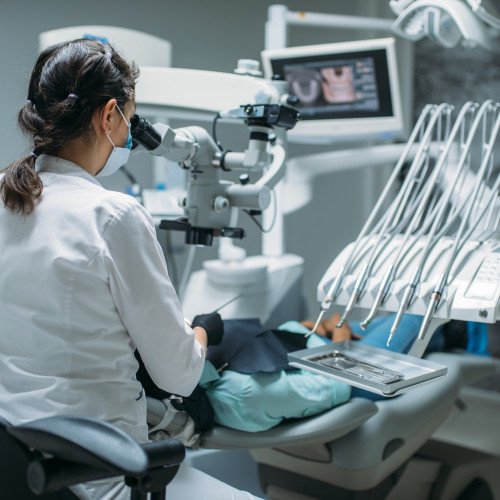 Tratament dentar de calitate la prețuri accesibile în Iași, preferat de românii din diaspora