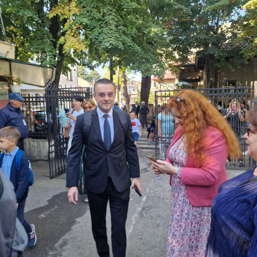 conducerea școlii din mangalia păstrează funcția în aşteptarea unui nou director