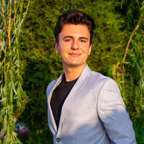 Tânăr constănțean cu rezultate excepționale la Bacalaureat: Alexandru Dinu, exemplu de echilibru și dedicare