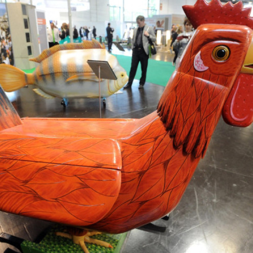 tradițiile funerare spectaculoase din ghana: ceremonii unice și sicrie artistice