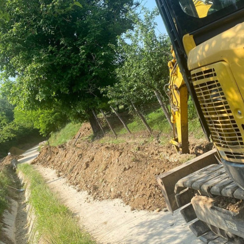 retinere pentru furt de excavator la Tismana