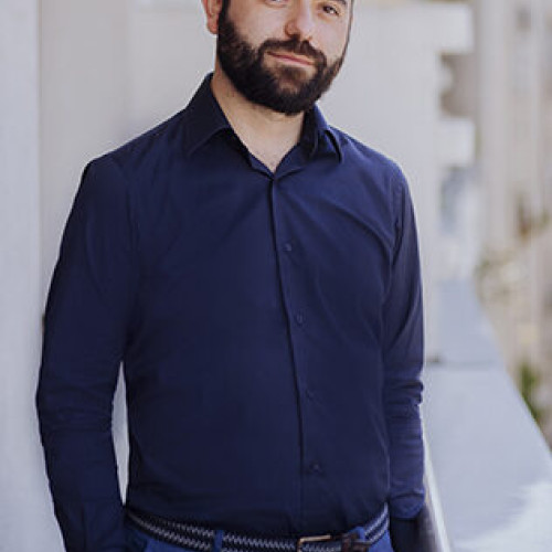 Radu Burnete, consilier prezidențial pentru politici economice și sociale, susține că România are nevoie urgent de o reformă administrativ-teritorială. Potrivit acestuia, structura actuală a județelor și a unităților administrativ-teritoriale (UAT-uri) este învechită și ineficientă. El atrage atenția că multe localități nu reușesc să se autosusțină financiar din taxele și impozitele colectate de la cetățeni, ceea ce face necesară o reorganizare a acestora.