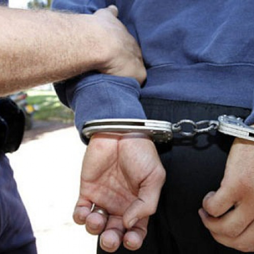 Poliția română a adus în țară trei persoane urmărite internațional