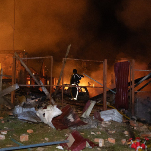 Rusia atacă mai multe regiuni din Ucraina cu drone și artilerie în noaptea de duminică spre luni