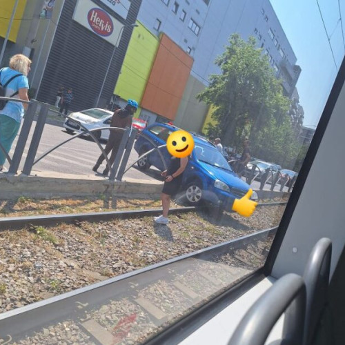 blocaj pe linia 41 de tramvai din cauza unui accident în sectorul Drumul Taberei