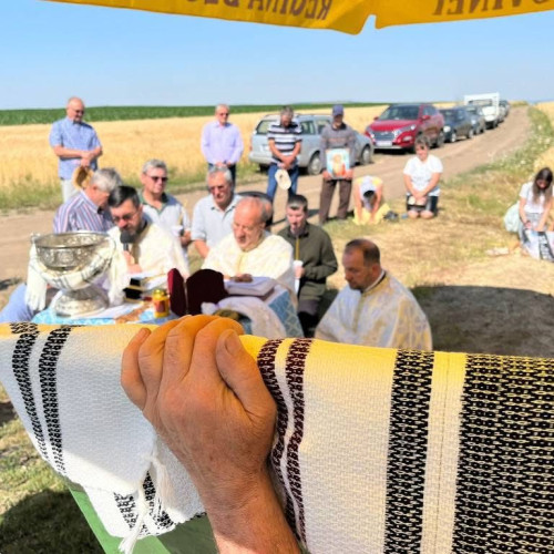 Credincioșii din Botoșani se roagă pentru ploaie în fața secetei severe