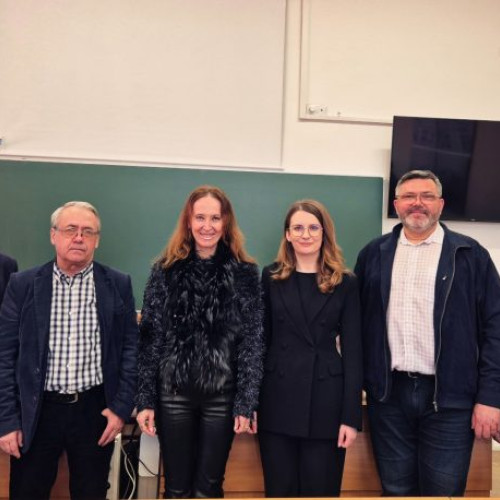 Doi absolvenți ai școlii doctorale de filosofie de la Baia Mare au obținut titlul de doctor