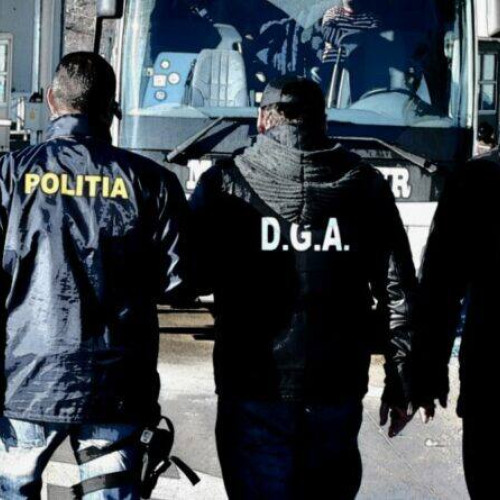 Percheziții la spitalul din Valcea în cadrul unei anchete de corupție