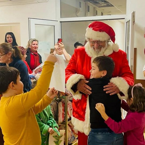 Femeile liberale aduc bucurie copiilor bolnavi, împreună cu Moș Nicolae, în spitalele din județul Satu Mare