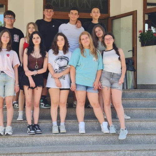 Primăria din Darmanesti oferă elevilor cu rezultate excelente la Evaluarea Națională o tabără gratuită