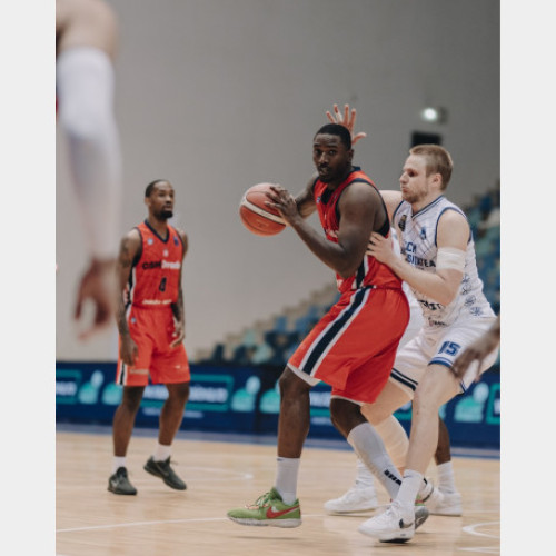 Kalif Young va rămâne la CSM CSU Oradea pentru încă un sezon