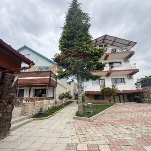 Pensiune cu plajă proprie, evaluată la 1,2 milioane de euro, scoasă la vânzare în Eforie Sud