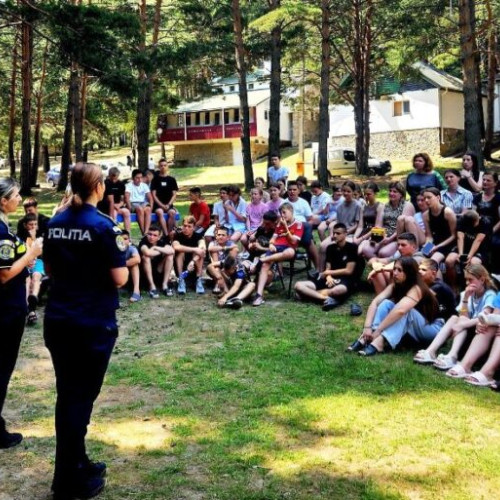 polițiști din vrancea participă la activități de prevenire a violenței și abuzurilor asupra copiilor