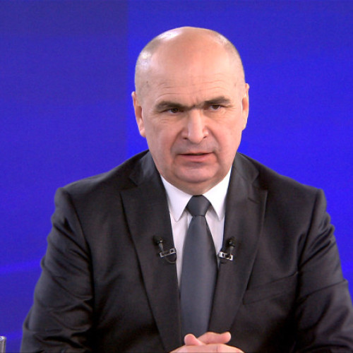 Ilie Bolojan va fi prezent în această seară la Digi24, începând cu ora 19:00, pentru o ediție specială moderată de Claudiu Pândaru. În cadrul emisiunii, premierul va discuta despre primele măsuri fiscale asumate de Guvern în Parlament, precum și despre al doilea pachet de reforme pregătit pentru finalul lunii. Bolojan va aborda și tensiunile din coaliție, relatează digi24.ro.